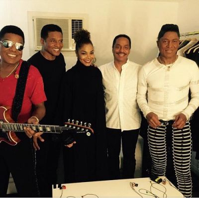 2015_JacksonsShowDubai2.jpg