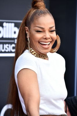 jj_2018BBMAS_BillboardAwards_HQ_JanetJackson1.jpg
