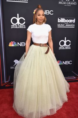 jj_2018BBMAS_BillboardAwards_HQ_JanetJackson13.jpg