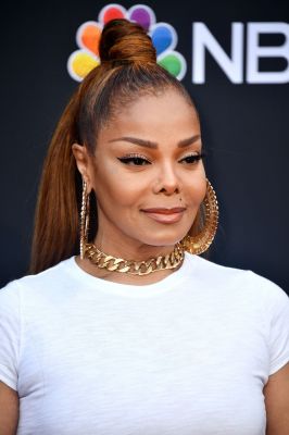jj_2018BBMAS_BillboardAwards_HQ_JanetJackson18.jpg