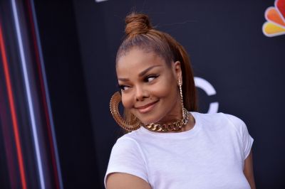 jj_2018BBMAS_BillboardAwards_HQ_JanetJackson25.jpg