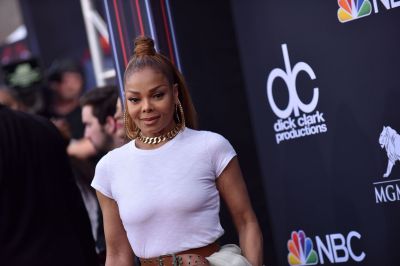 jj_2018BBMAS_BillboardAwards_HQ_JanetJackson26.jpg