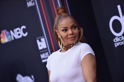 jj_2018BBMAS_BillboardAwards_HQ_JanetJackson29.jpg