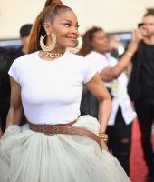 jj_2018BBMAS_BillboardAwards_HQ_JanetJackson30.jpg