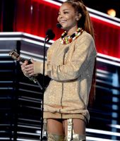 jj_2018BBMAS_BillboardAwards_HQ_JanetJackson_IconAward_10.jpg