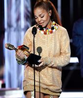 jj_2018BBMAS_BillboardAwards_HQ_JanetJackson_IconAward_2.jpg