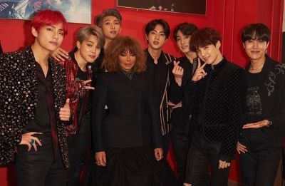2018_Janet_MAMA_HongKong_11.jpg