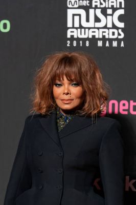 2018_Janet_MAMA_HongKong_5.jpg