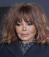 2018_Janet_MAMA_HongKong_2.jpg
