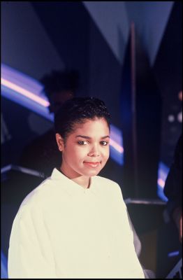 jj_tf1backstage2Bfrance.jpg