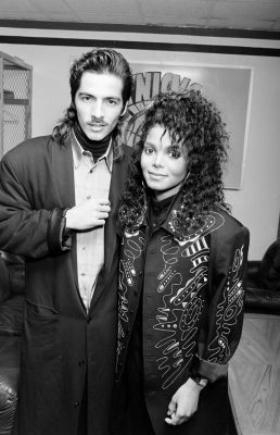 1987_NYC_Control_backstage_013.jpg
