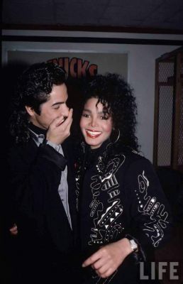 1987_NYC_Control_backstage_020.jpg