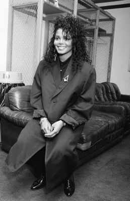 1987_NYC_Control_backstage_07.jpg