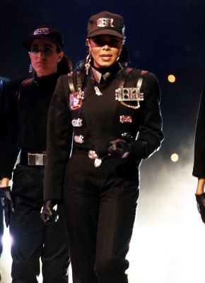 jj_RoyalVarietyShow_2.jpg