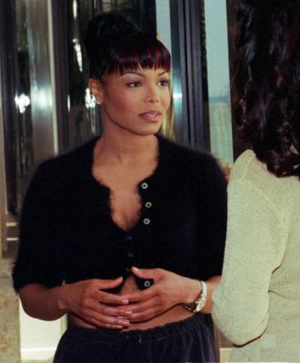 jj_BET_malibuhomeinterview_281729.jpg