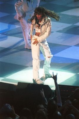 2001_MTVicon_live_001.jpg