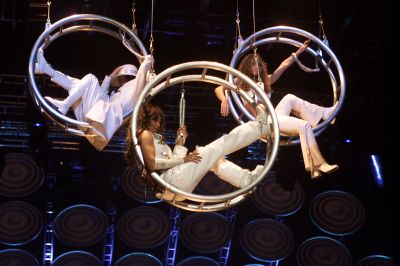 2001_MTVicon_live_004.jpg