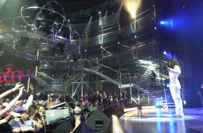 2001_MTVicon_live_040.jpg
