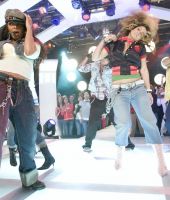 jj_MuchMoreMusic04_10.jpg