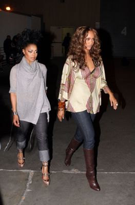 jj_Janet_Tyra_RockWitchuTourSpecial_2008_3.jpg