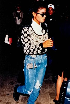 1990_-_Arriving_at_Heathrow_Airport2C_London_2.jpg