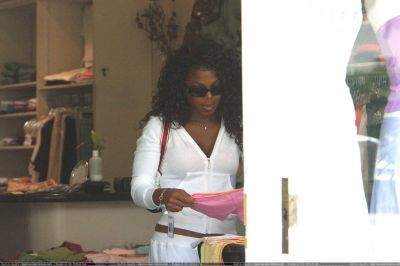 Shopping_In_Beverly_Hills_June_06_2002_28729.jpg
