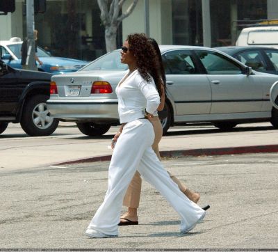 Shopping_In_Beverly_Hills_June_06_2002_28829.jpg