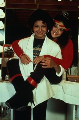 janlatoya-original.jpg