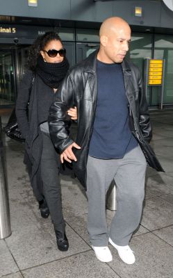 jj_londonairport093012.jpg