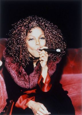janet_TVR_EllenVonUnwerth_SET2_7.jpg