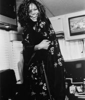 janet_TVR_EllenVonUnwerth_SET3_1.jpg