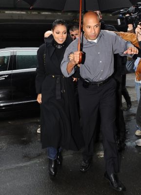 Janet2BJackson2BParis2BFashion2BWeek2BSpring2BSummer2BdfhxJrj_Pj1x.jpg