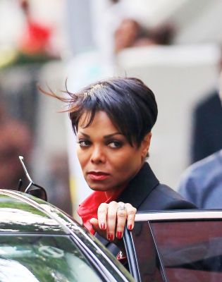 jj_ForColoredGirlsMovieSet_0116.jpg