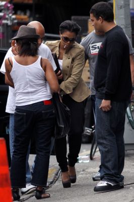 jj_OnSetColoredGirls3_13.jpg