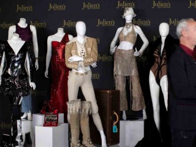 Janet-JulianAuction_2021_Showroom_110.jpg