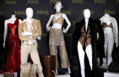Janet-JulianAuction_2021_Showroom_12.jpg
