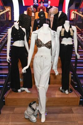 Janet_2021_HardRockLondon_Expo__0007.jpg