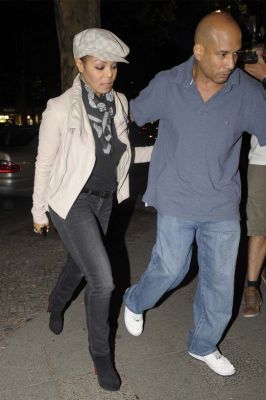Janet_Jackson_Departs_Di_Sushi_Restaurant_281329.jpg