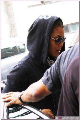 Janet-in-Berlin-June-23-2011-janet-jackson-23206104-908-1352_28129.jpg