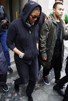 Janet-in-Berlin-June-23-2011-janet-jackson-23206105-908-1352.jpg