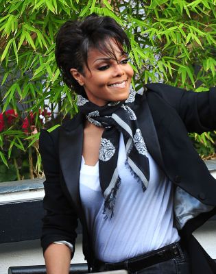 jj_ITVStudiosLondon_2011_12.jpg