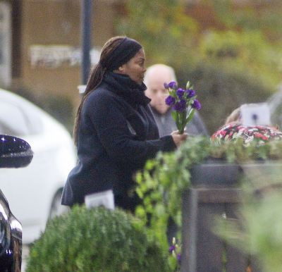 jj_pregnant16_london_flowers__281229.jpg