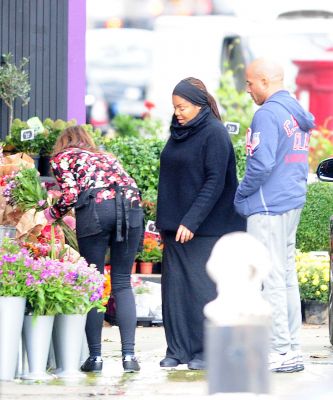 jj_pregnant16_london_flowers__28129.jpg