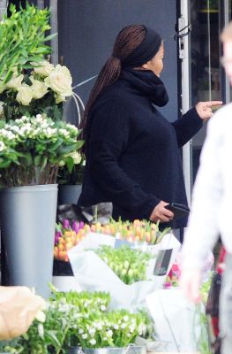 jj_pregnant16_london_flowers__28329.jpg