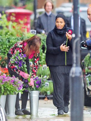 jj_pregnant16_london_flowers__28829.jpg