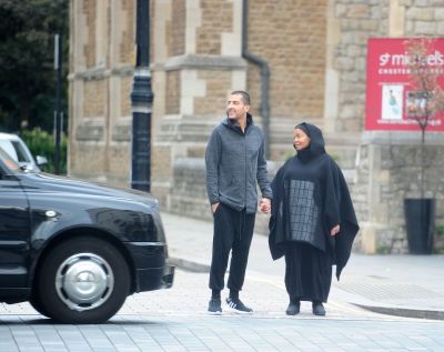 jj_pregnant_shopping_london16__281229.jpg