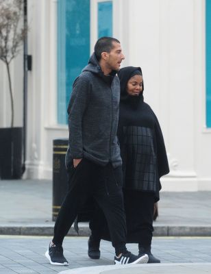 jj_pregnant_shopping_london16__281529.jpg