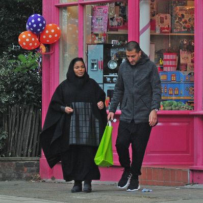 jj_pregnant_shopping_london16__282329.jpg