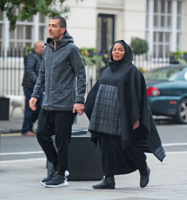 jj_pregnant_shopping_london16__28729.jpg