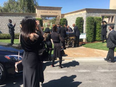 jj_Janet_JoeJackson_Funeral_281229.jpg